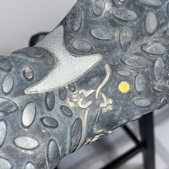 EXCELLENT CONDITION WOMEN’S SIZE 10.5 (Euro 42) 5.10 TENNIE HIKING/BIKING SHOES - Picture 9 of 10